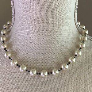 💃🏻Pearl Look Necklace. Matching Earrings